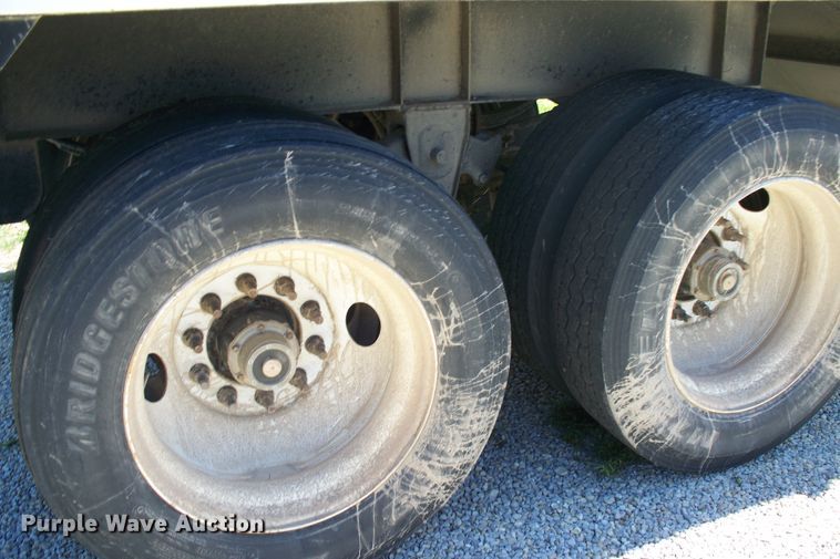 image for item GQ9587 2006 Neville  grain trailer