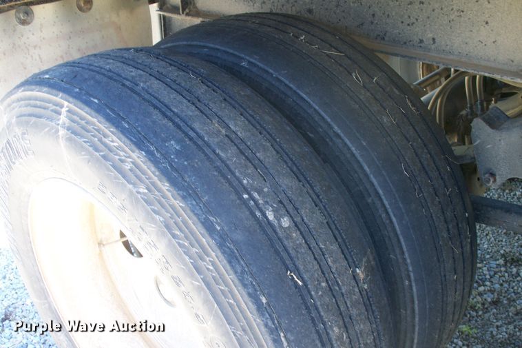 image for item GQ9587 2006 Neville  grain trailer