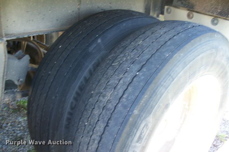 image for item GQ9587 2006 Neville  grain trailer