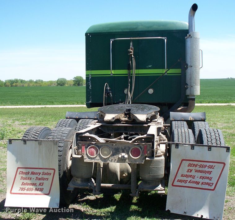 image for item GQ9588 1993 Mack CH613  semi truck