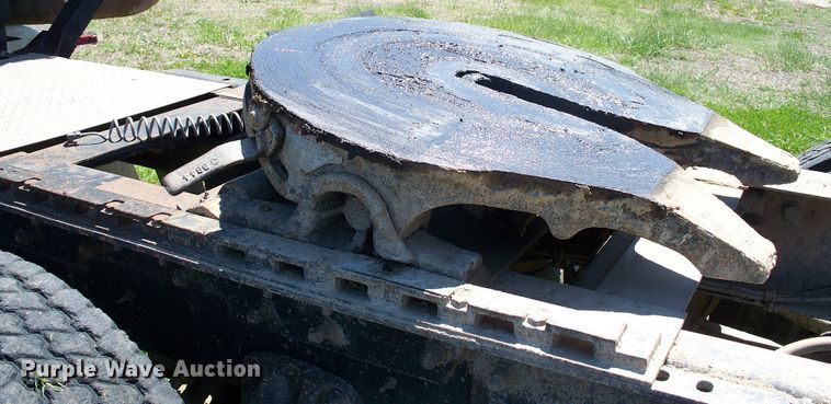 image for item GQ9588 1993 Mack CH613  semi truck