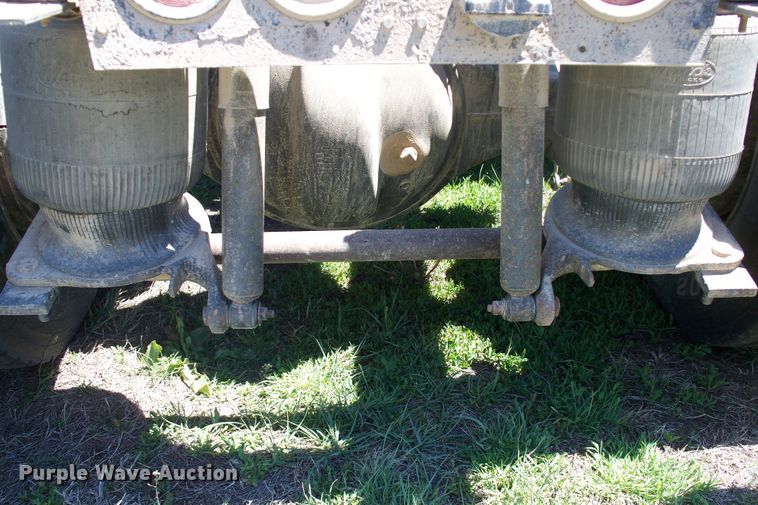 image for item GQ9588 1993 Mack CH613  semi truck