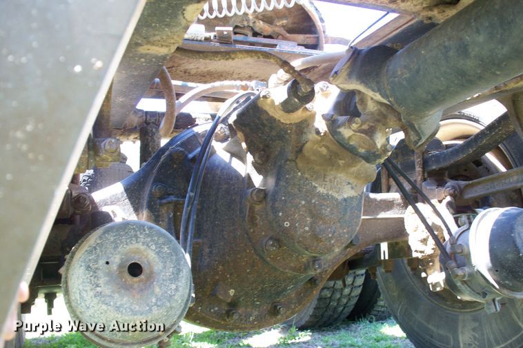 image for item GQ9588 1993 Mack CH613  semi truck