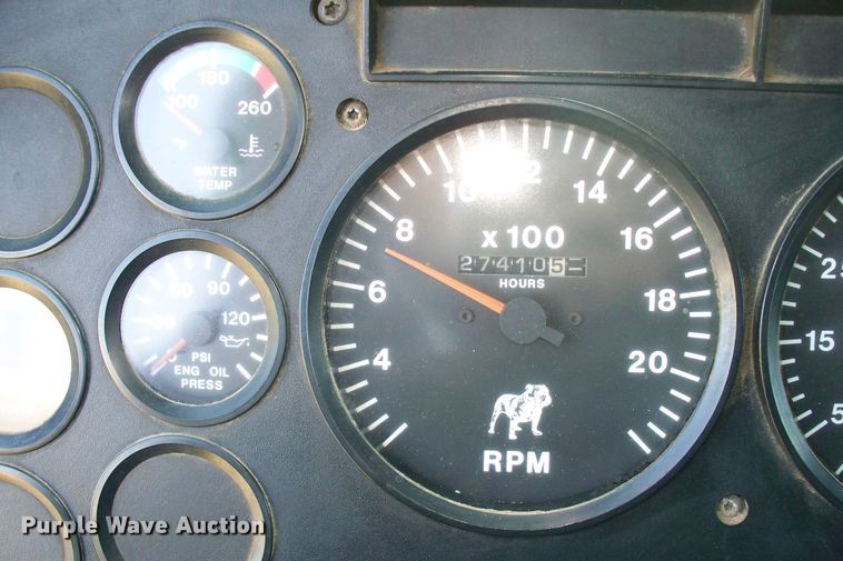 image for item GQ9588 1993 Mack CH613  semi truck