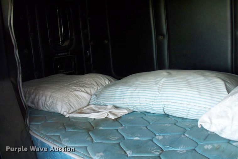 image for item GQ9588 1993 Mack CH613  semi truck