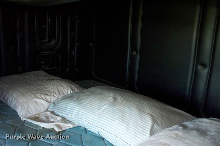 image for item GQ9588 1993 Mack CH613  semi truck