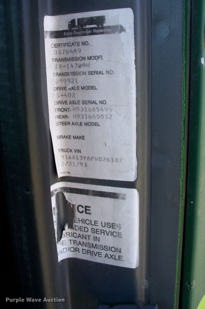 image for item GQ9588 1993 Mack CH613  semi truck