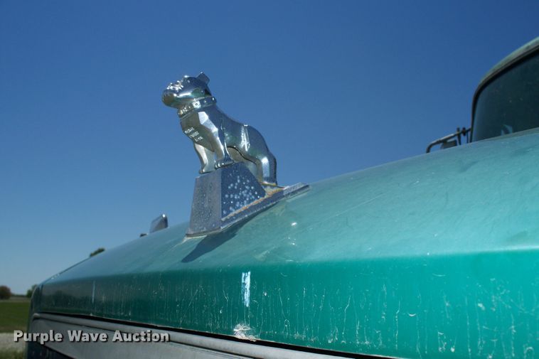 image for item GQ9588 1993 Mack CH613  semi truck