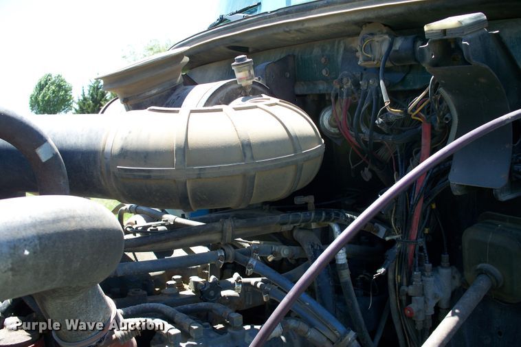 image for item GQ9588 1993 Mack CH613  semi truck