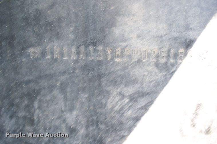 image for item GQ9588 1993 Mack CH613  semi truck