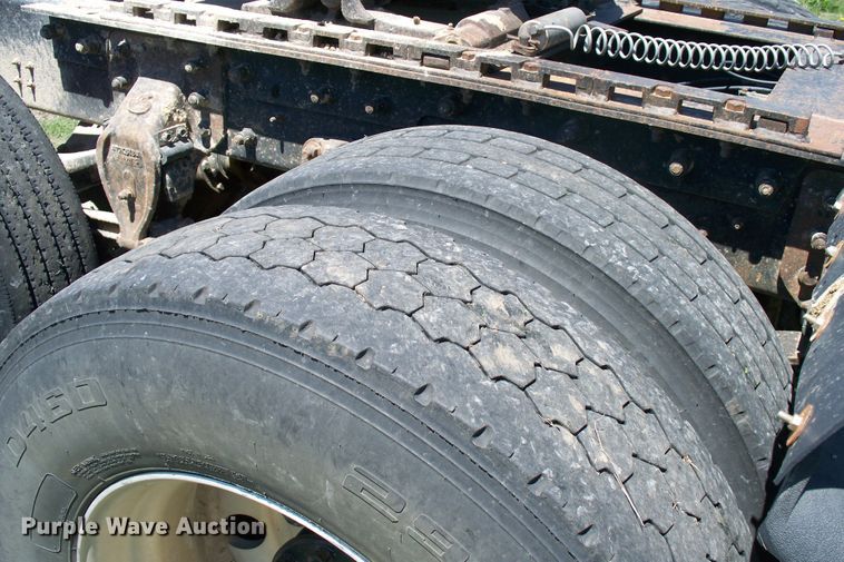 image for item GQ9588 1993 Mack CH613  semi truck