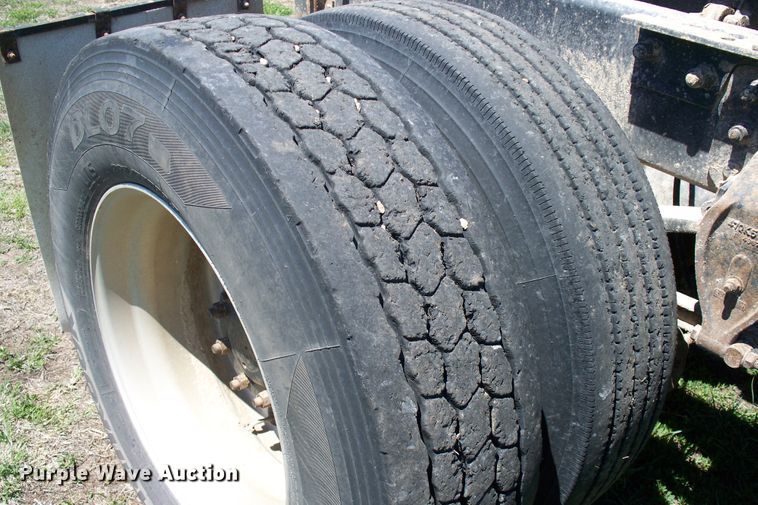 image for item GQ9588 1993 Mack CH613  semi truck