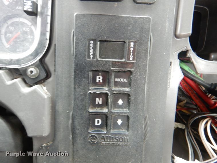 image for item HL9445 2010 Freightliner M2  semi truck