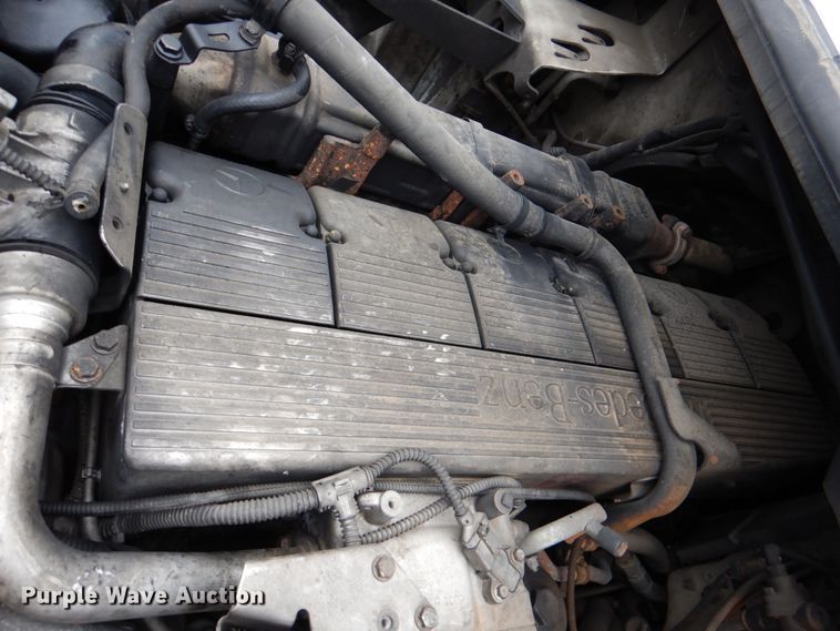 image for item HL9445 2010 Freightliner M2  semi truck