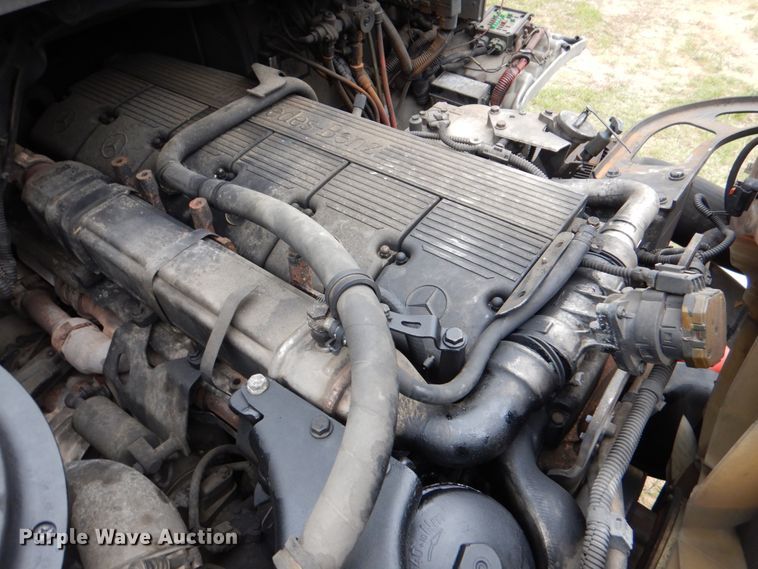 image for item HL9445 2010 Freightliner M2  semi truck