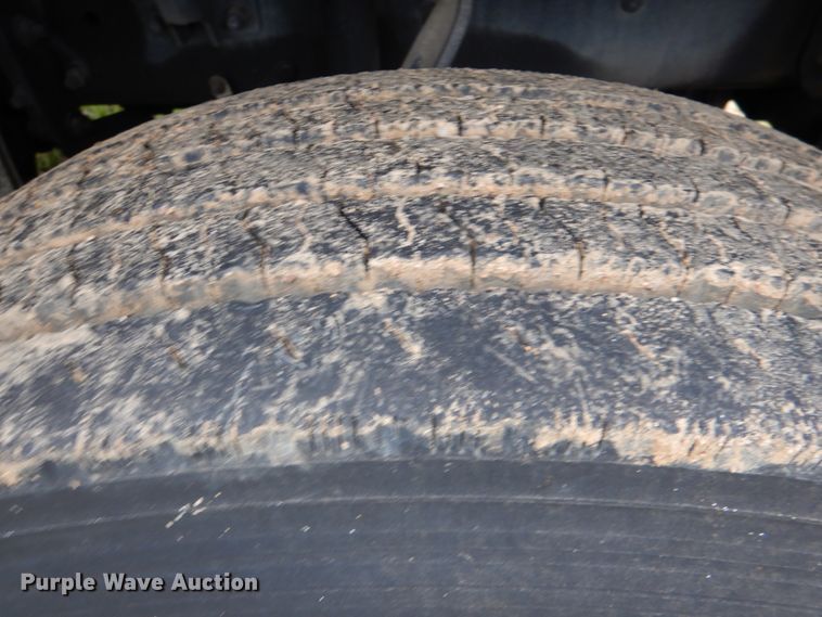 image for item HL9445 2010 Freightliner M2  semi truck