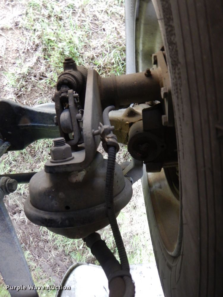 image for item HL9445 2010 Freightliner M2  semi truck