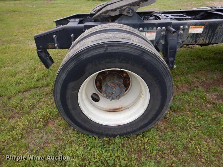 image for item HL9445 2010 Freightliner M2  semi truck