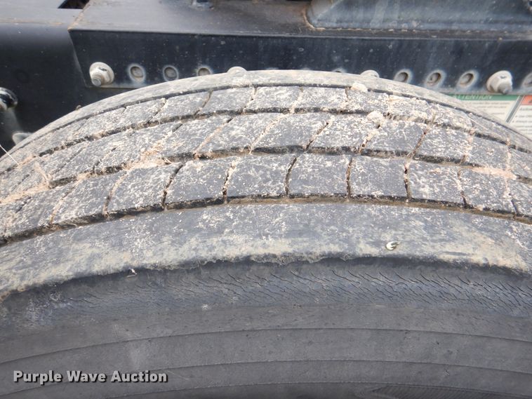 image for item HL9445 2010 Freightliner M2  semi truck