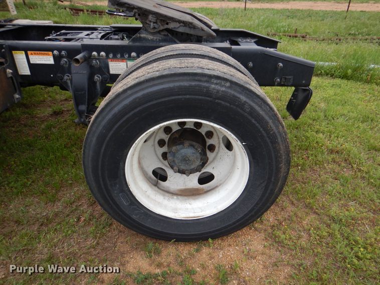 image for item HL9445 2010 Freightliner M2  semi truck