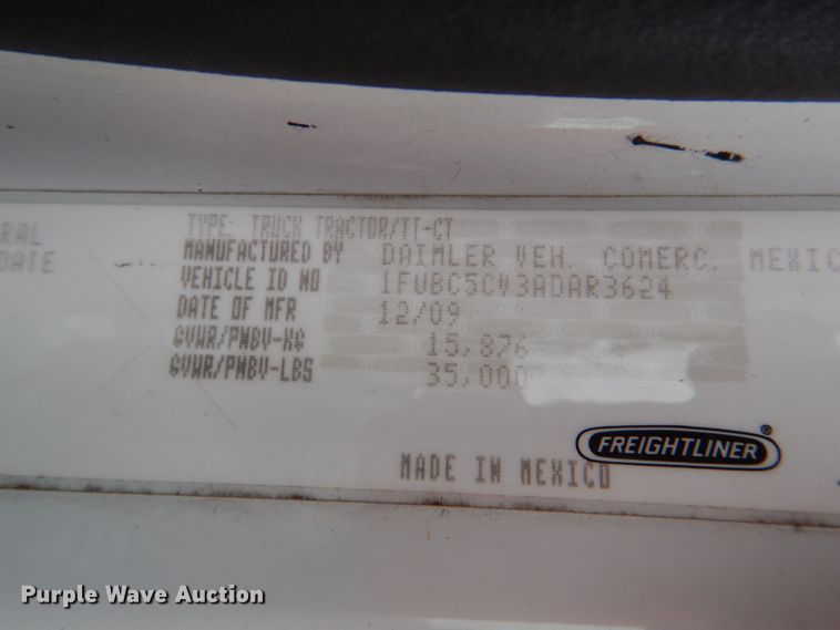 image for item HL9445 2010 Freightliner M2  semi truck