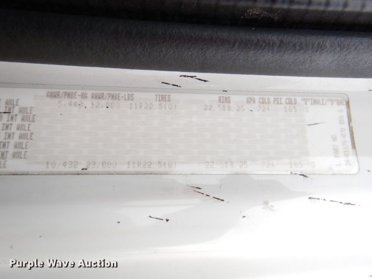 image for item HL9445 2010 Freightliner M2  semi truck