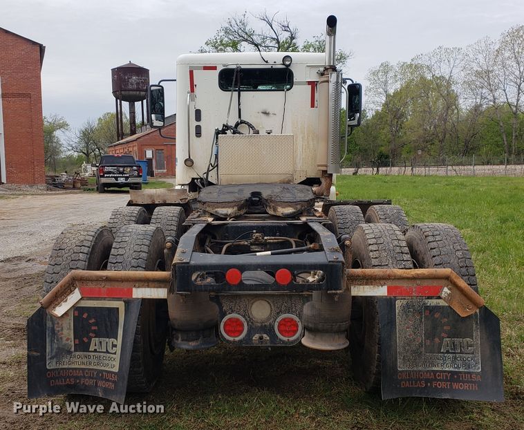 image for item HO9398 2005 Freightliner Columbia  semi truck