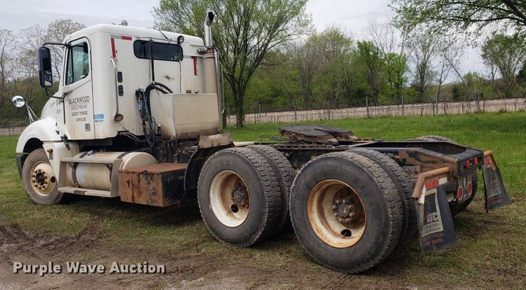 image for item HO9398 2005 Freightliner Columbia  semi truck