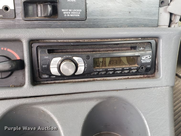 image for item HO9398 2005 Freightliner Columbia  semi truck