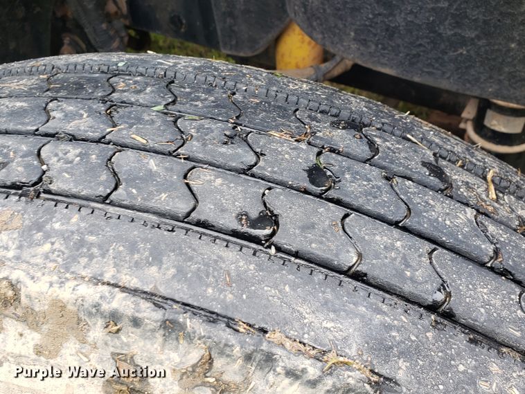 image for item HO9398 2005 Freightliner Columbia  semi truck