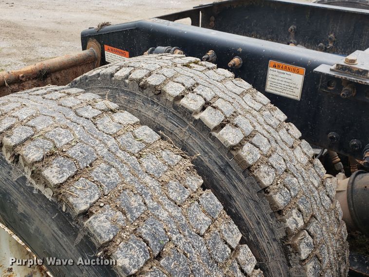 image for item HO9398 2005 Freightliner Columbia  semi truck