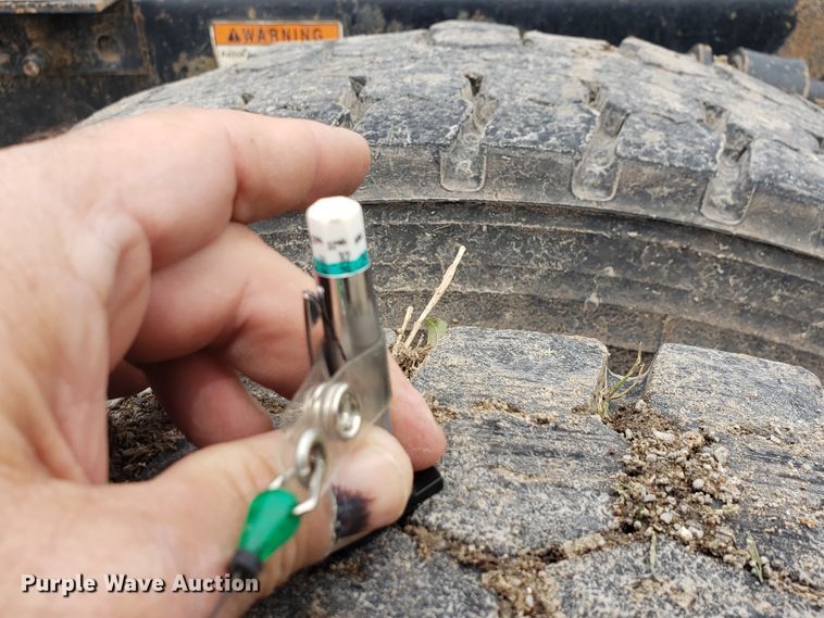 image for item HO9398 2005 Freightliner Columbia  semi truck