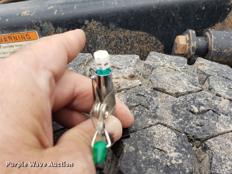 image for item HO9398 2005 Freightliner Columbia  semi truck