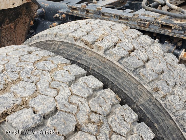 image for item HO9398 2005 Freightliner Columbia  semi truck