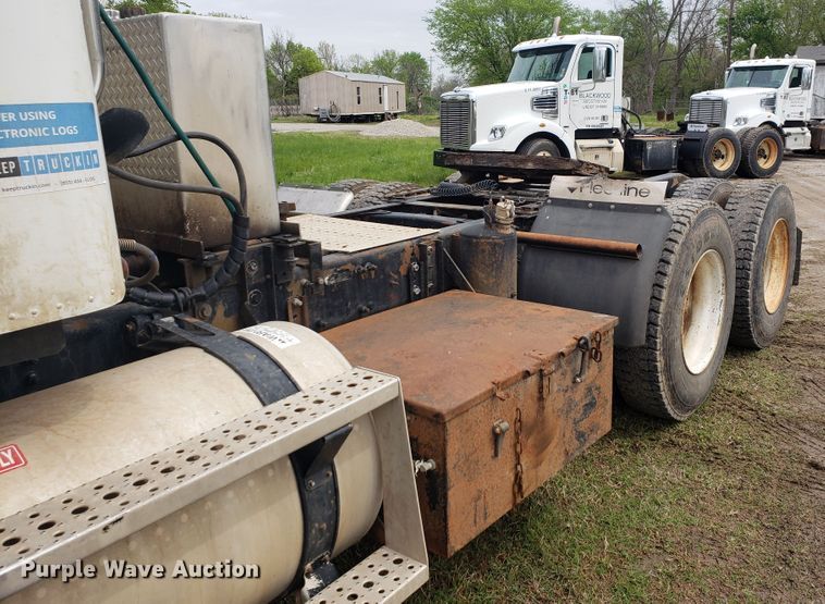 image for item HO9398 2005 Freightliner Columbia  semi truck