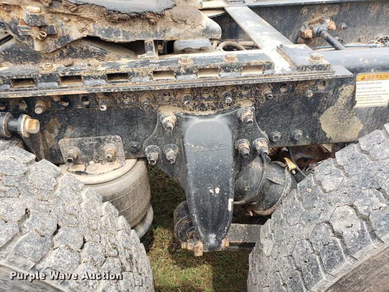 image for item HO9398 2005 Freightliner Columbia  semi truck