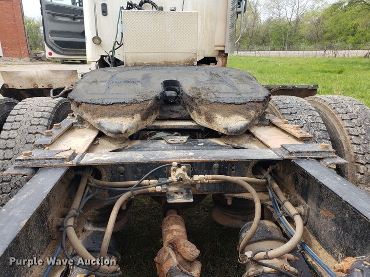 image for item HO9398 2005 Freightliner Columbia  semi truck