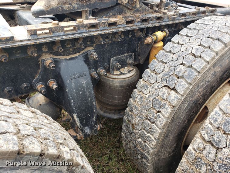 image for item HO9398 2005 Freightliner Columbia  semi truck