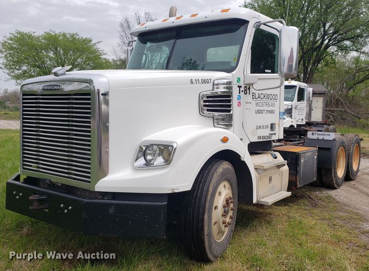 image for item HO9399 2011 Freightliner Coronado  semi truck