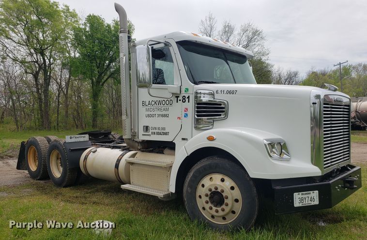 image for item HO9399 2011 Freightliner Coronado  semi truck