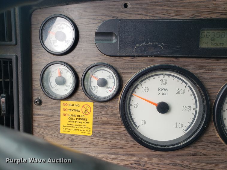 image for item HO9399 2011 Freightliner Coronado  semi truck