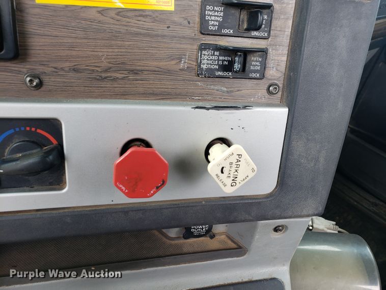 image for item HO9399 2011 Freightliner Coronado  semi truck