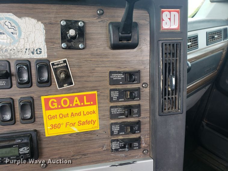 image for item HO9399 2011 Freightliner Coronado  semi truck