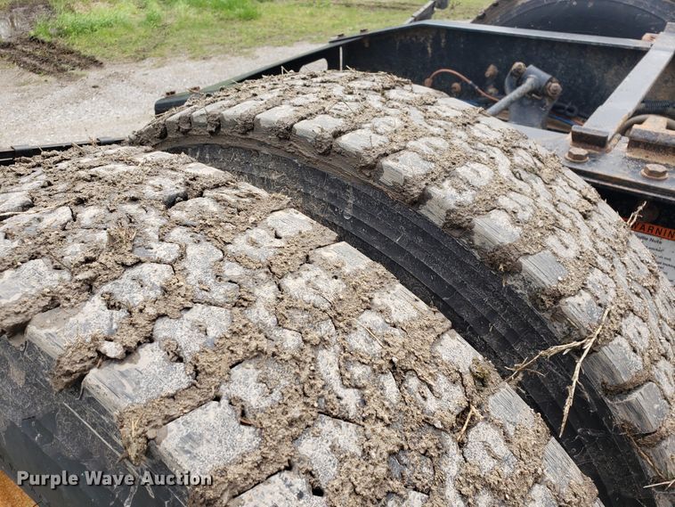 image for item HO9399 2011 Freightliner Coronado  semi truck