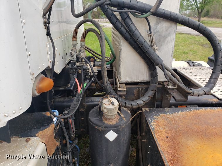 image for item HO9399 2011 Freightliner Coronado  semi truck