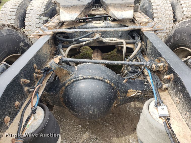 image for item HO9399 2011 Freightliner Coronado  semi truck