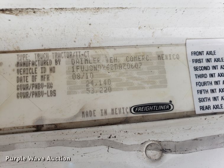 image for item HO9399 2011 Freightliner Coronado  semi truck