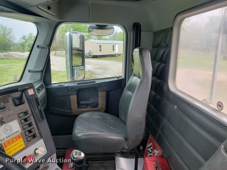 image for item HO9400 2011 Freightliner Coronado  semi truck