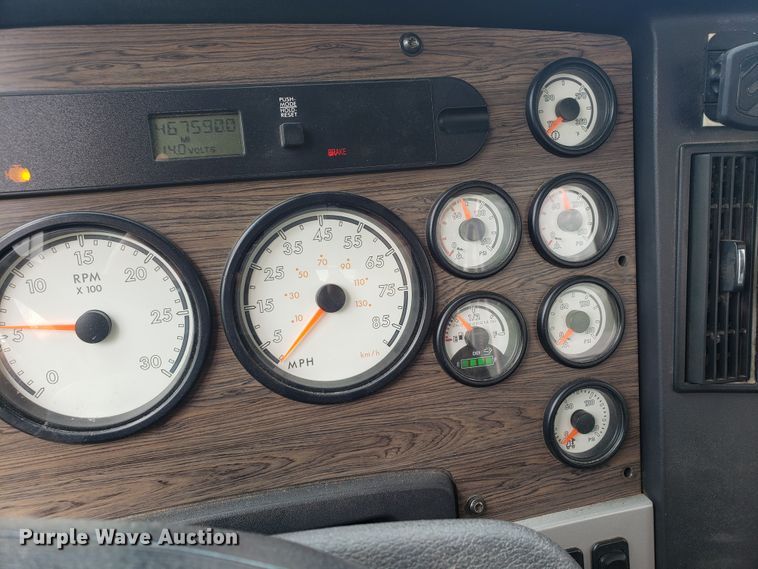 image for item HO9400 2011 Freightliner Coronado  semi truck