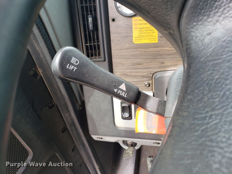 image for item HO9400 2011 Freightliner Coronado  semi truck